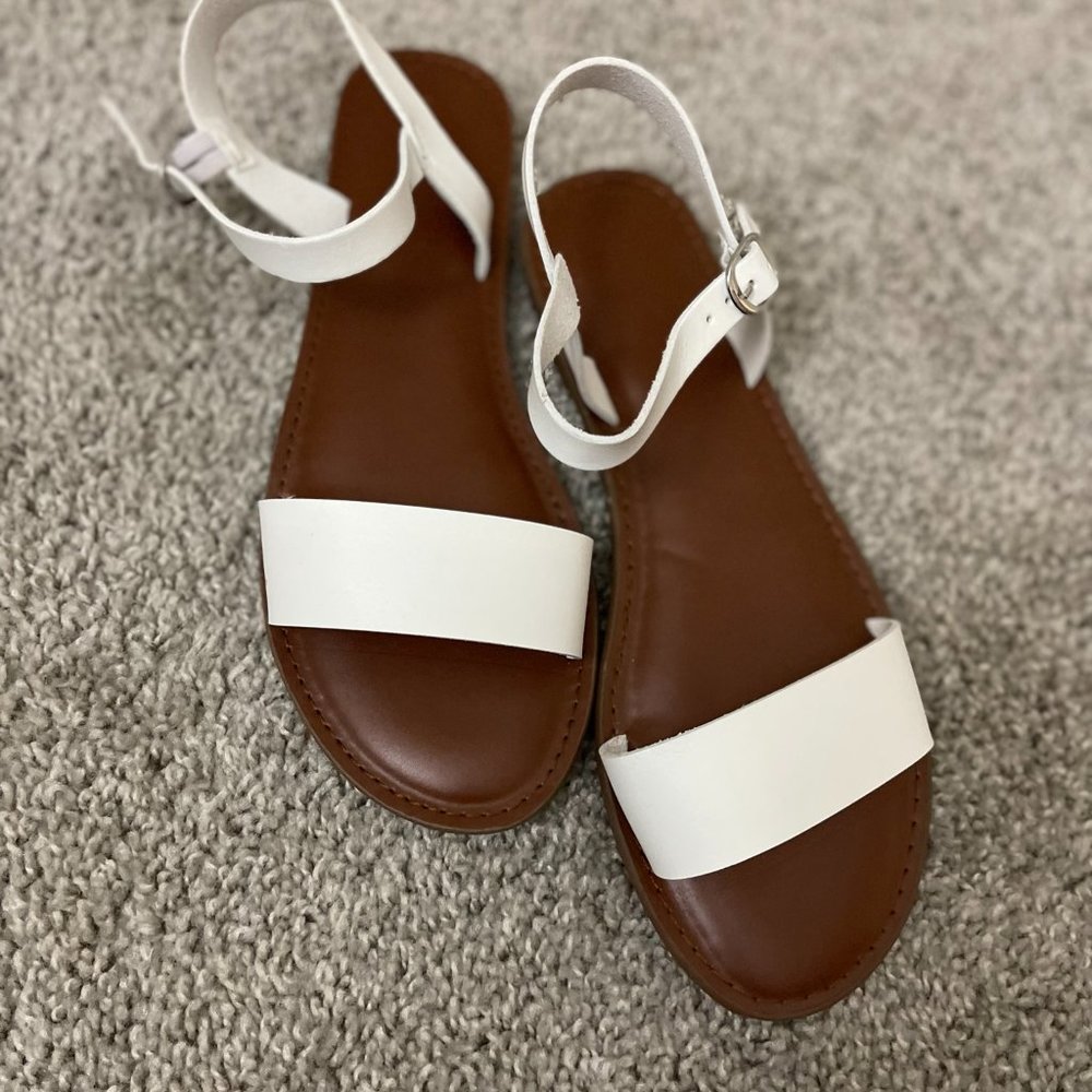 Shoe Dazzle | White/Tan Sandals
